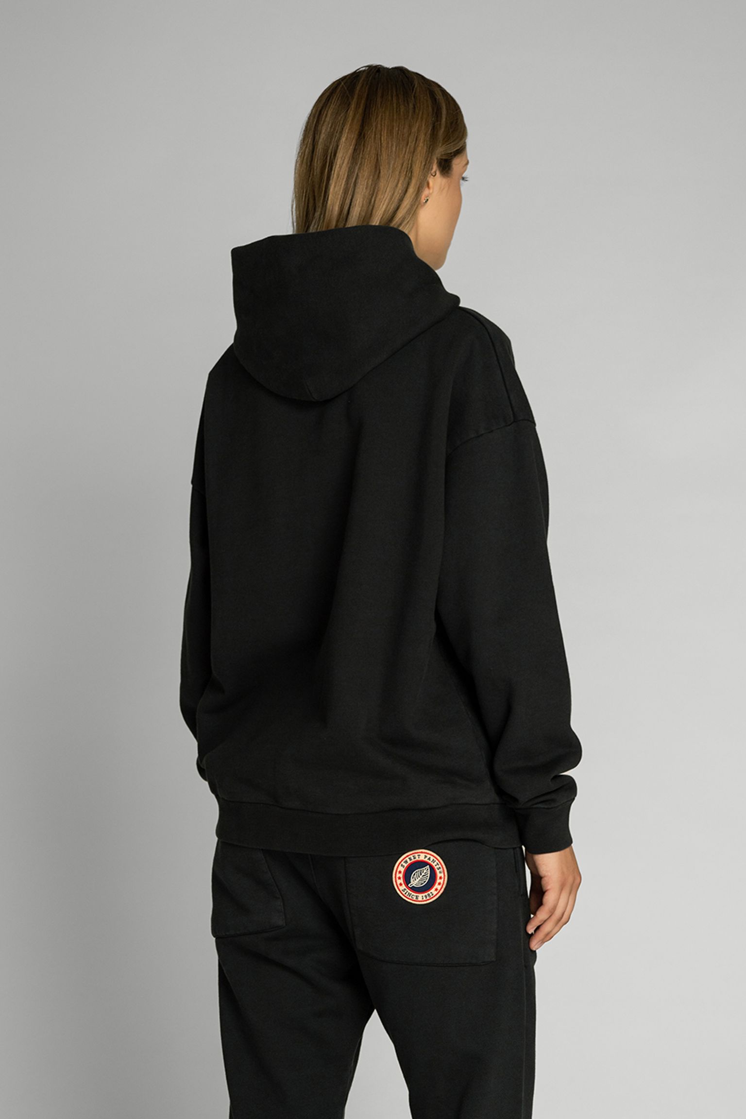 Стильные Худи   SWEAT CAPUCHE INSCRIPTION
