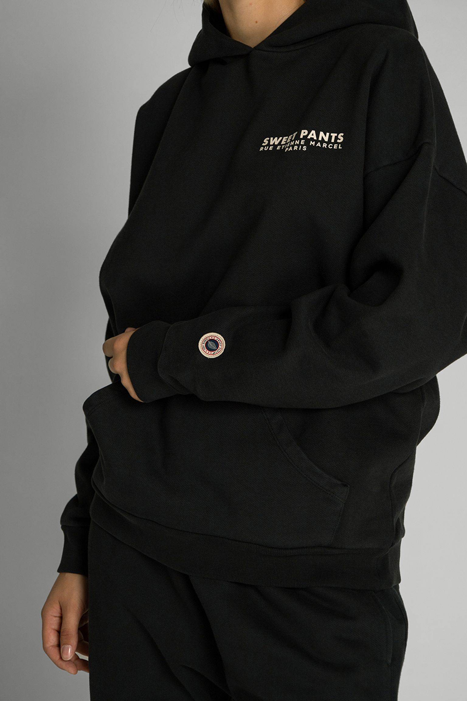 Широкий выбор Худи   SWEAT CAPUCHE INSCRIPTION