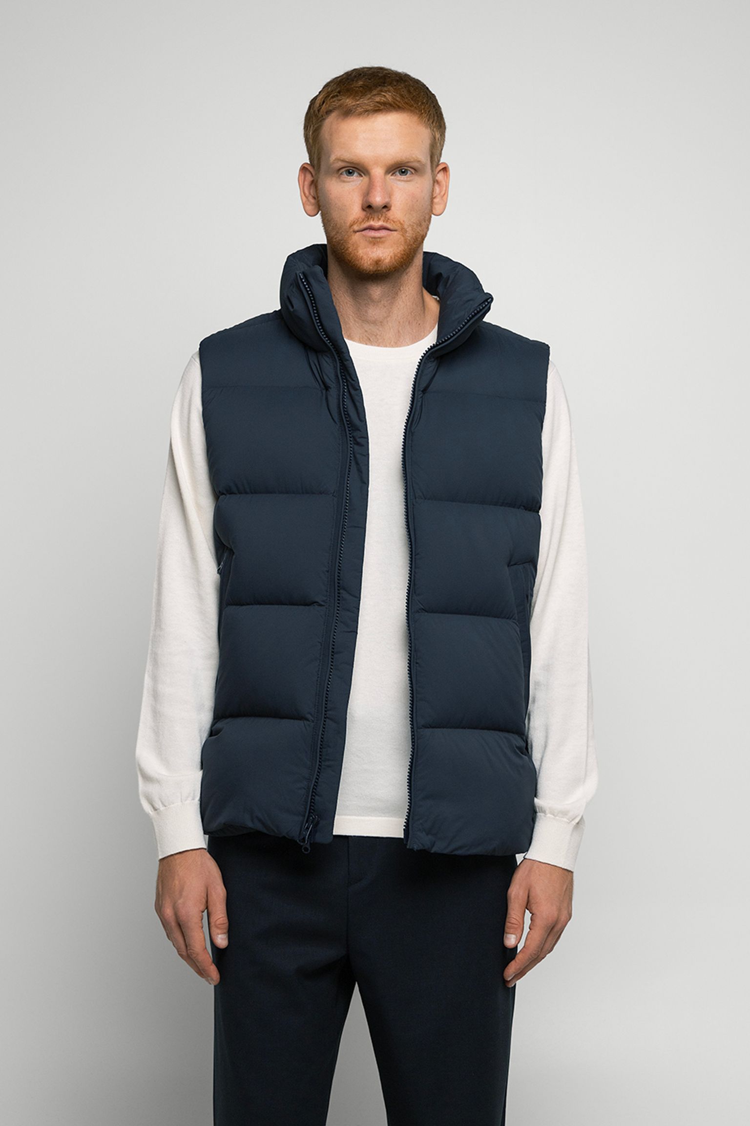 Жилет пуховий REIGNING CHAMP MATTE RIPSTOP TRAINING CAMP VEST