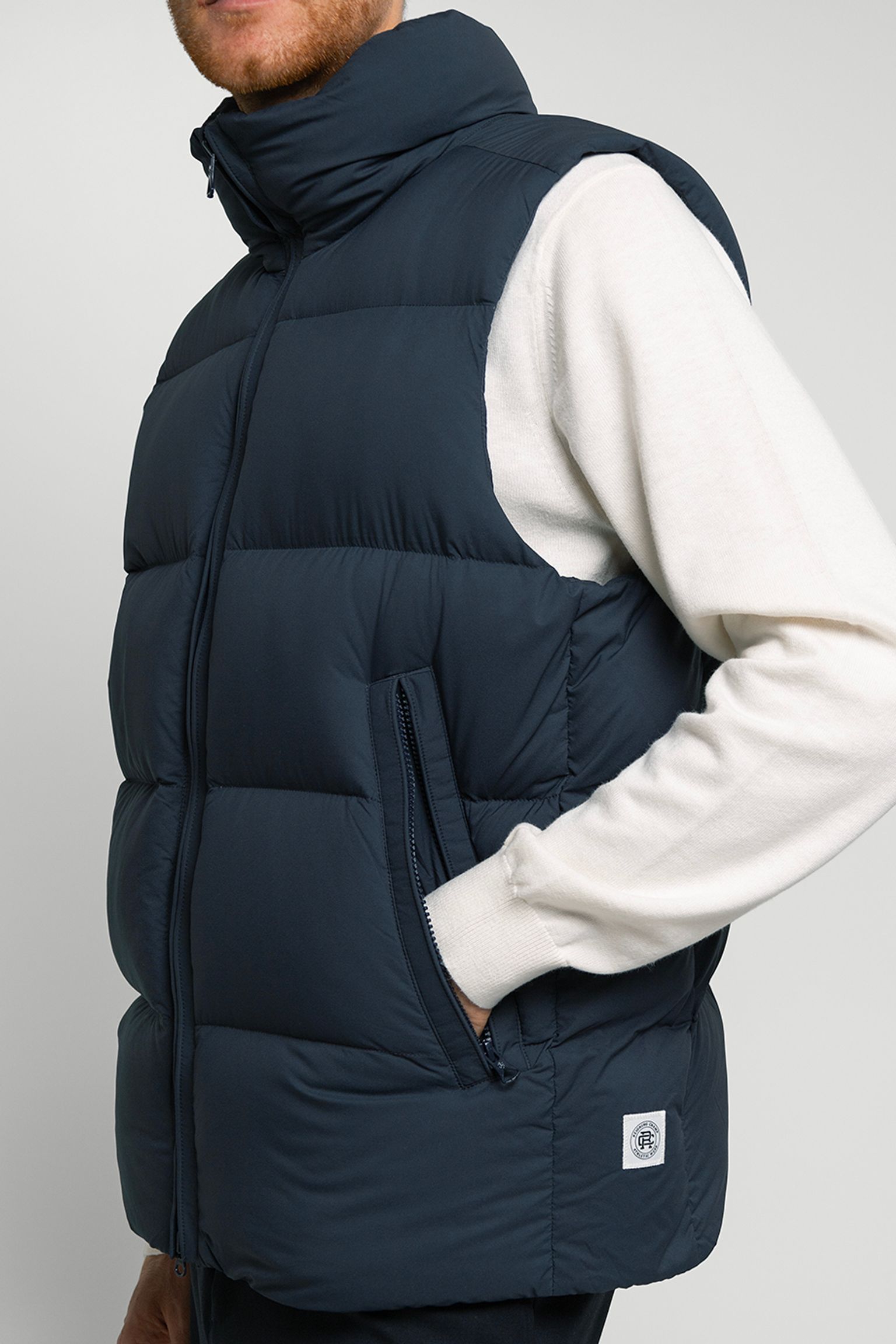 Широкий выбор Жилет пуховый REIGNING CHAMP MATTE RIPSTOP TRAINING CAMP VEST