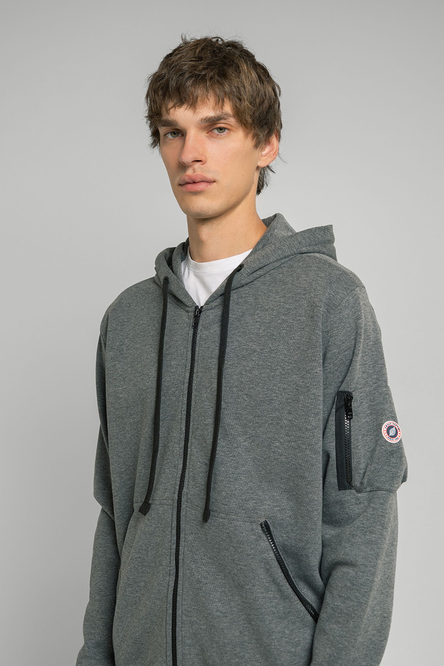 Спортивная кофта   SWEAT CAPUCHE ZIP EN INTERLOCK