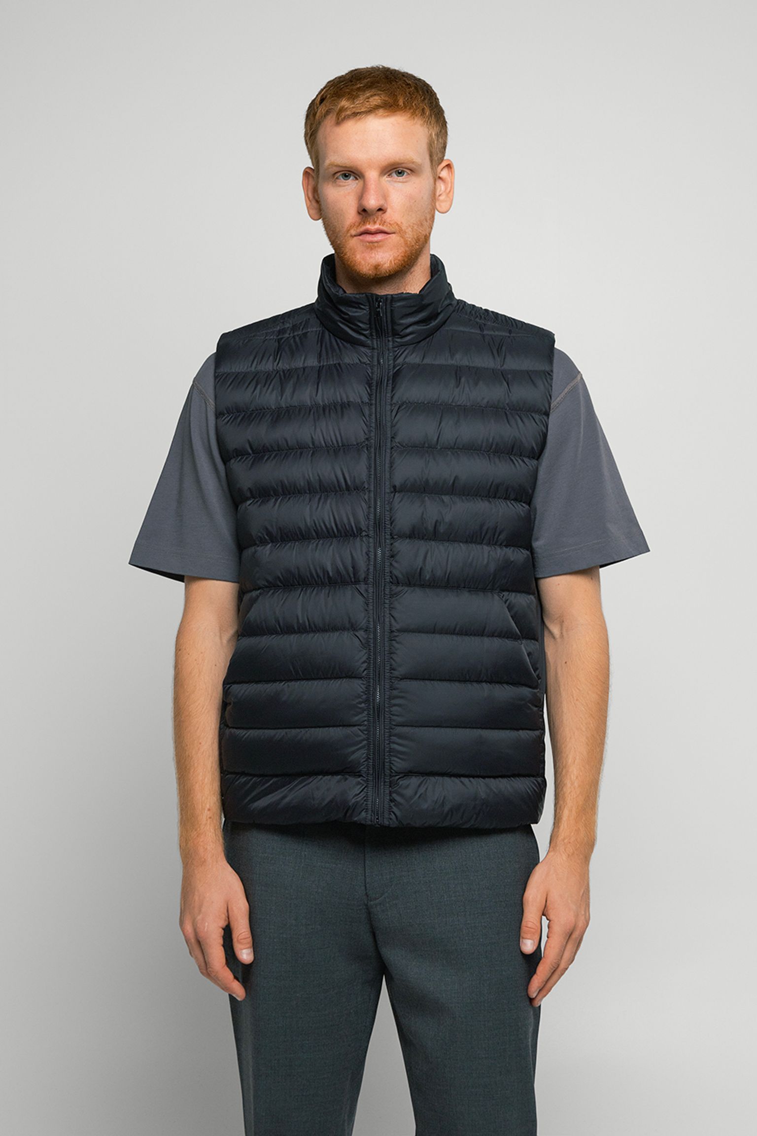 Жилет пуховый   LIGHTWEIGHT TAFFETA WARM UP VEST