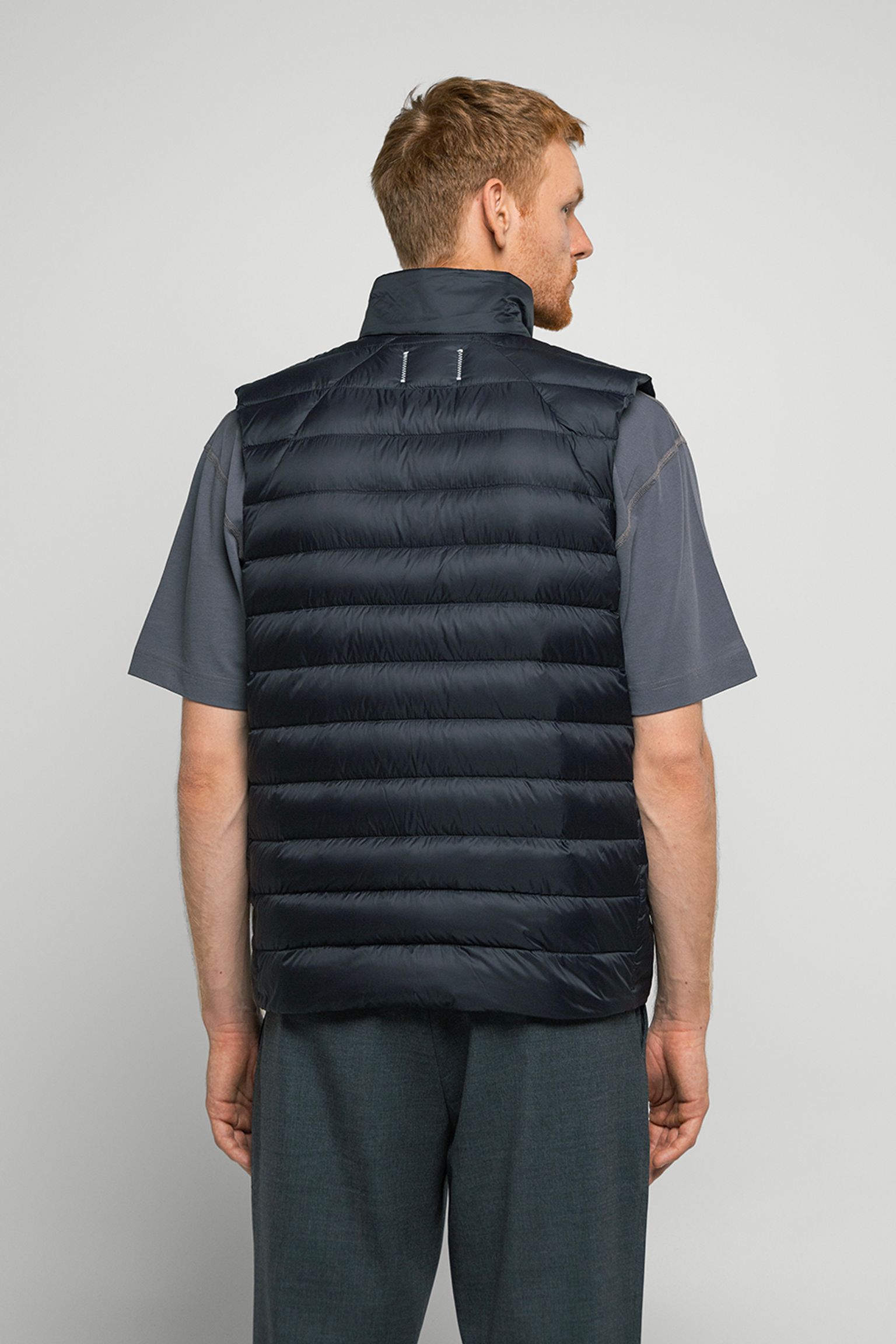 Жилет пуховый   LIGHTWEIGHT TAFFETA WARM UP VEST