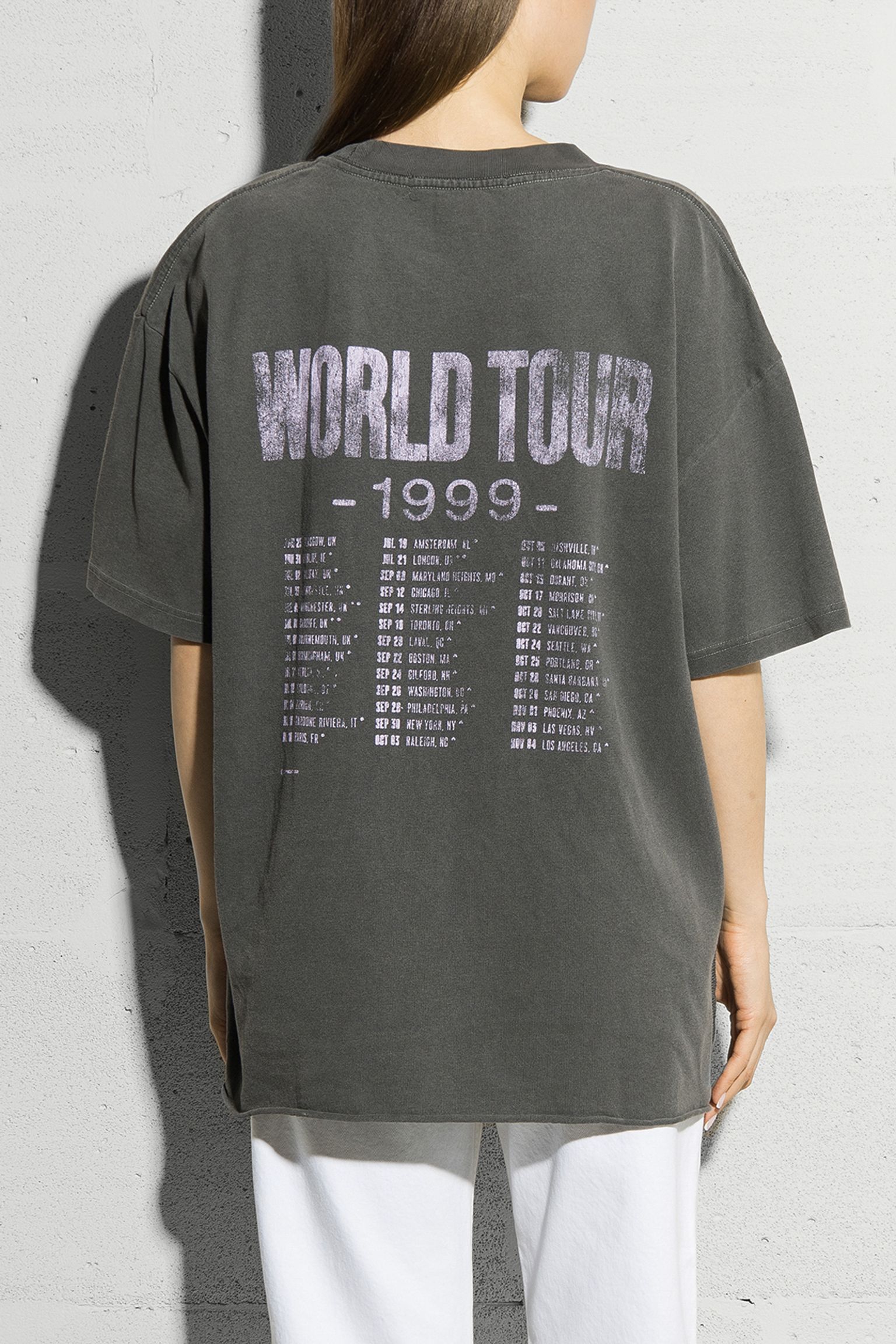 Стильные Футболка WORLD TOUR