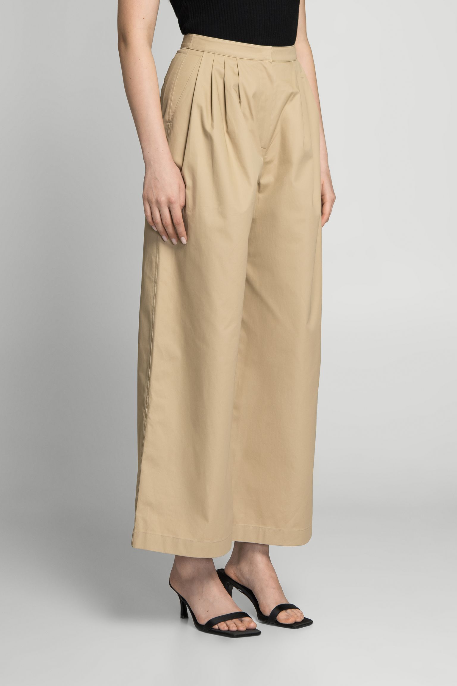 Брюки LIGHT WEIGHT TUCKED с доставкой
