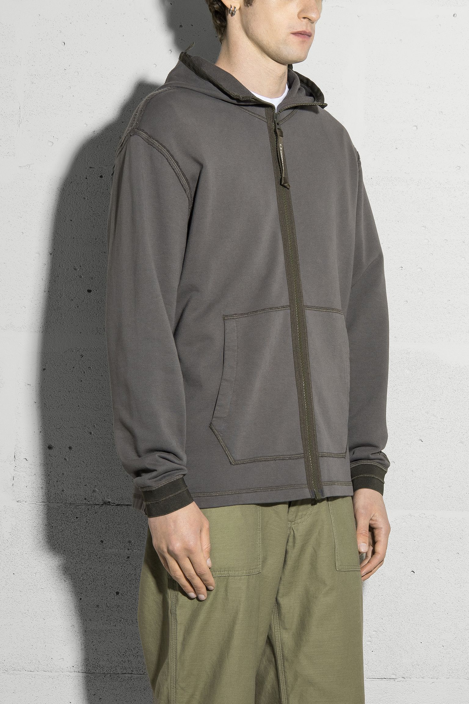 Спортивная кофта ZIPPED HOODED SWEATSHIRT с доставкой