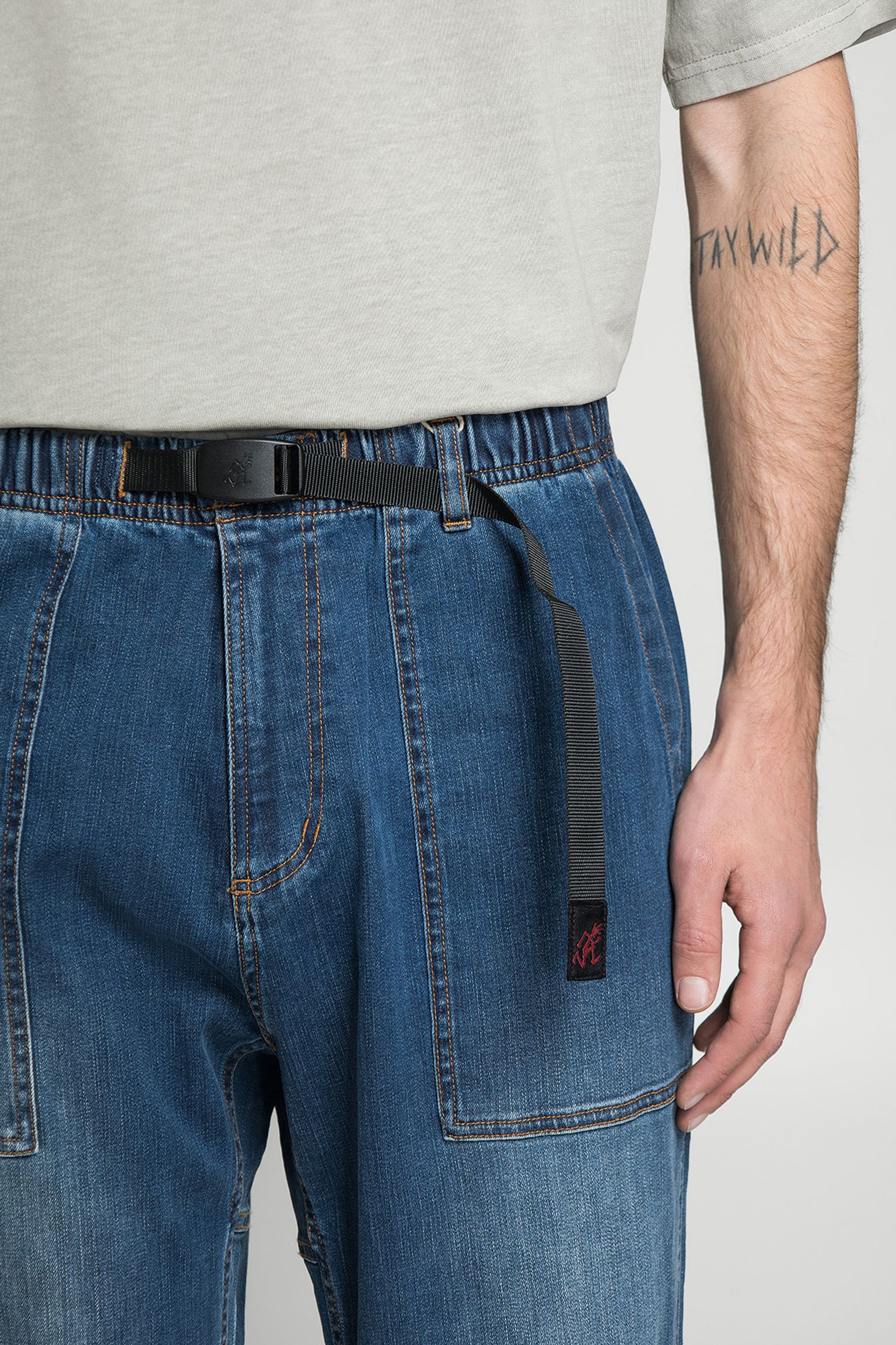 Джинсы TAPERED RIDGE PANT