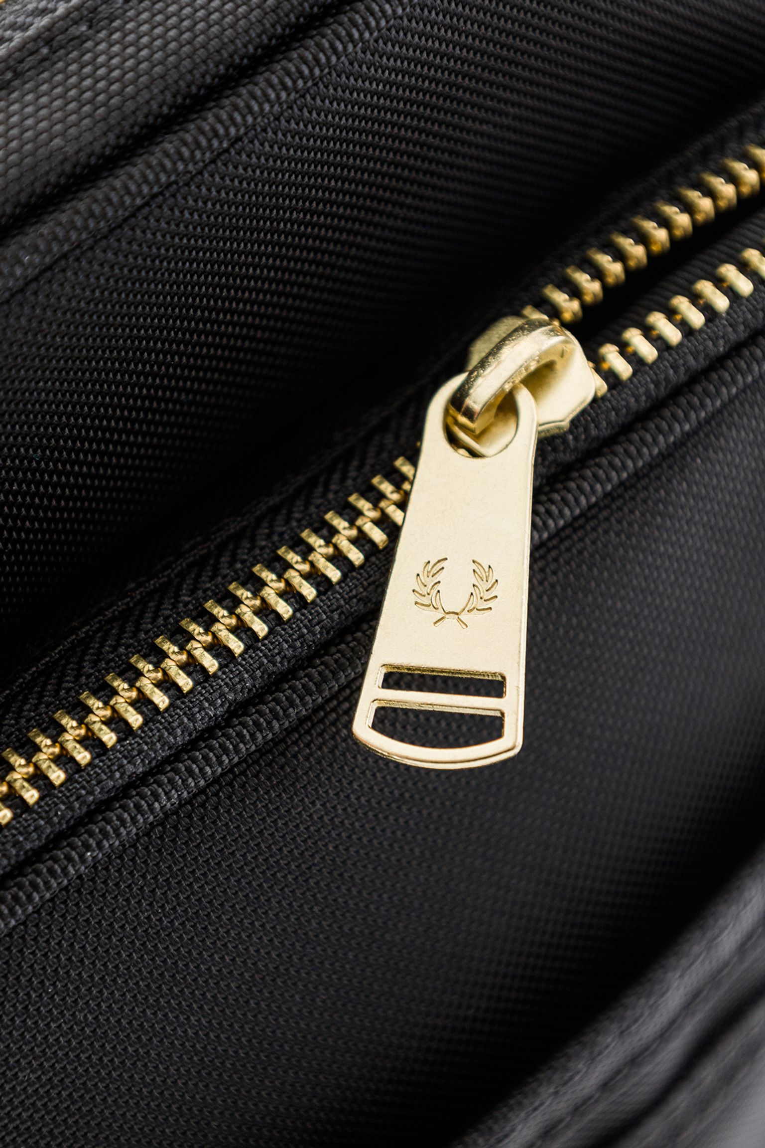 Широкий вибір Сумка TEXTURED NYLON SIDE