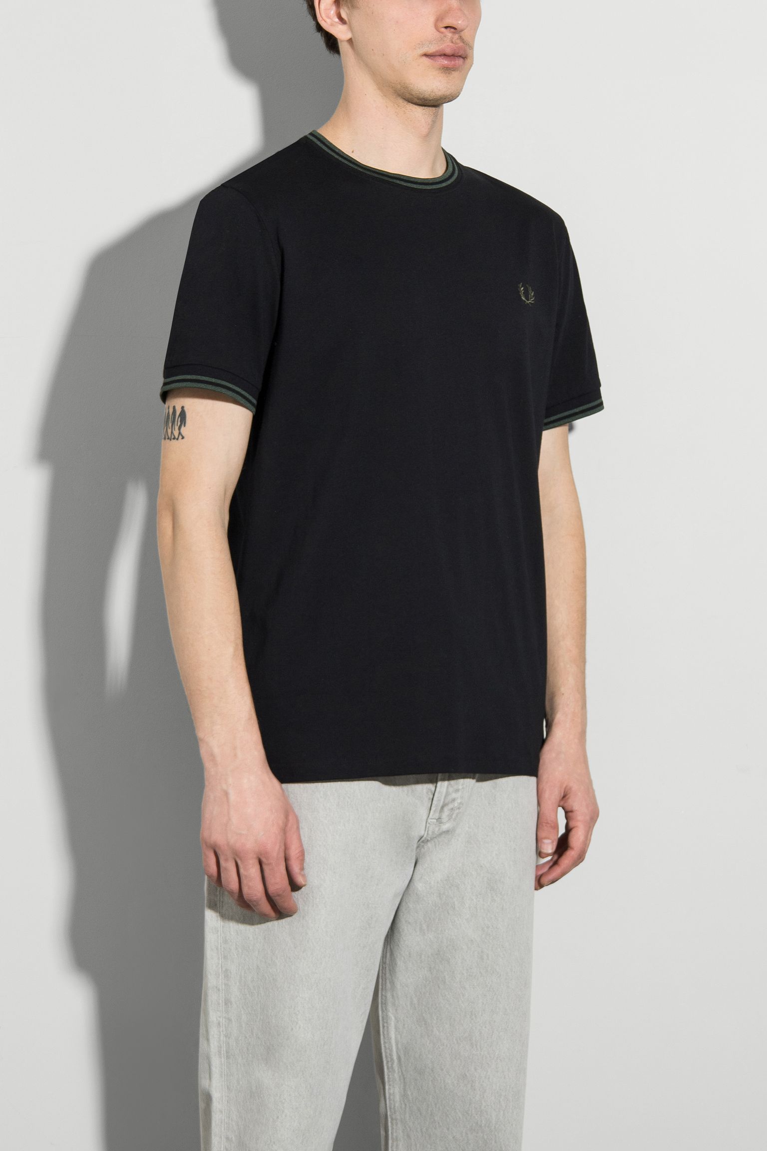 Футболка TWIN TIPPED T-SHIRT с доставкой