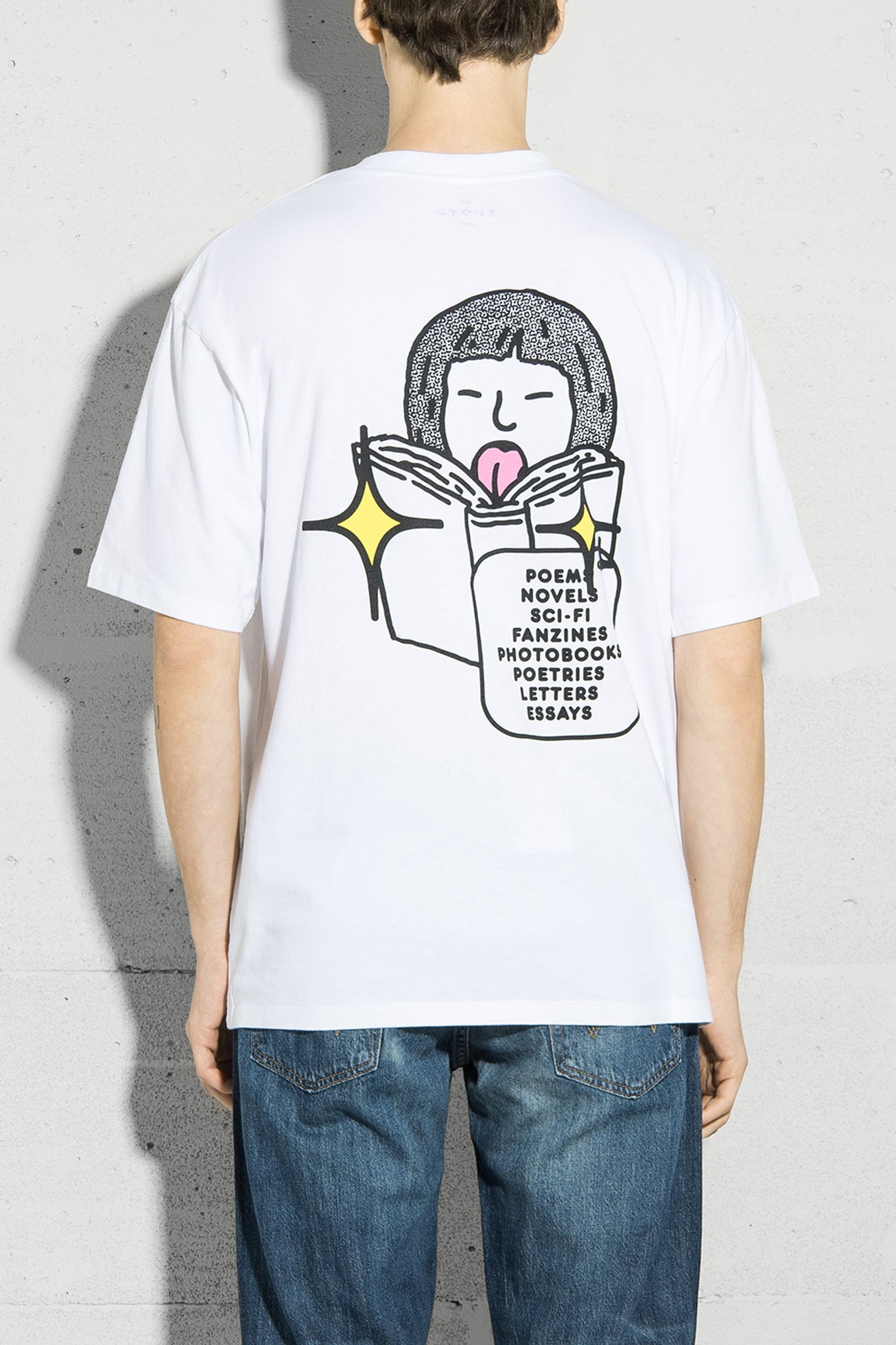 Стильні Футболка Love In The Books garment washed