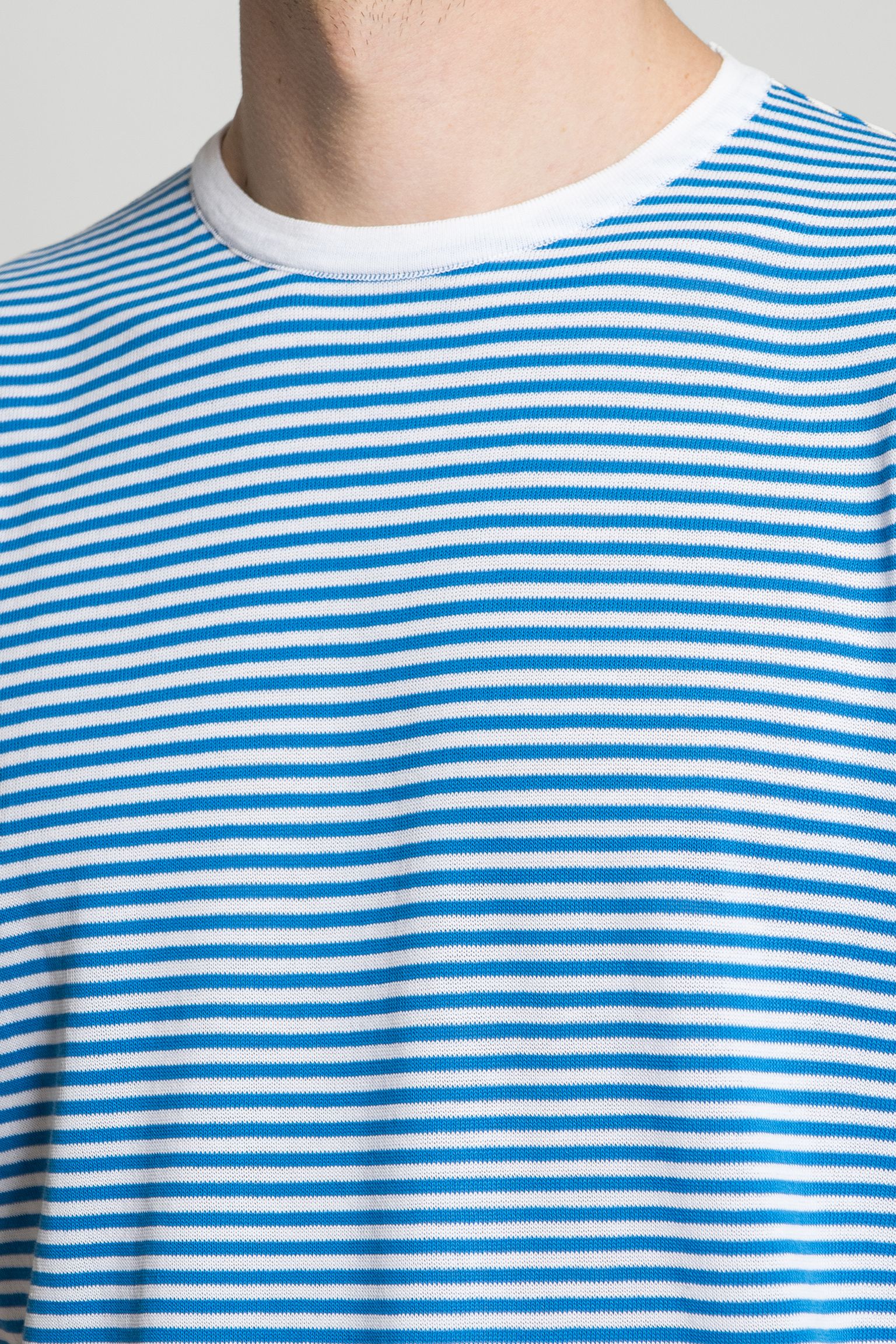 Широкий выбор Футболка Crewneck S/S