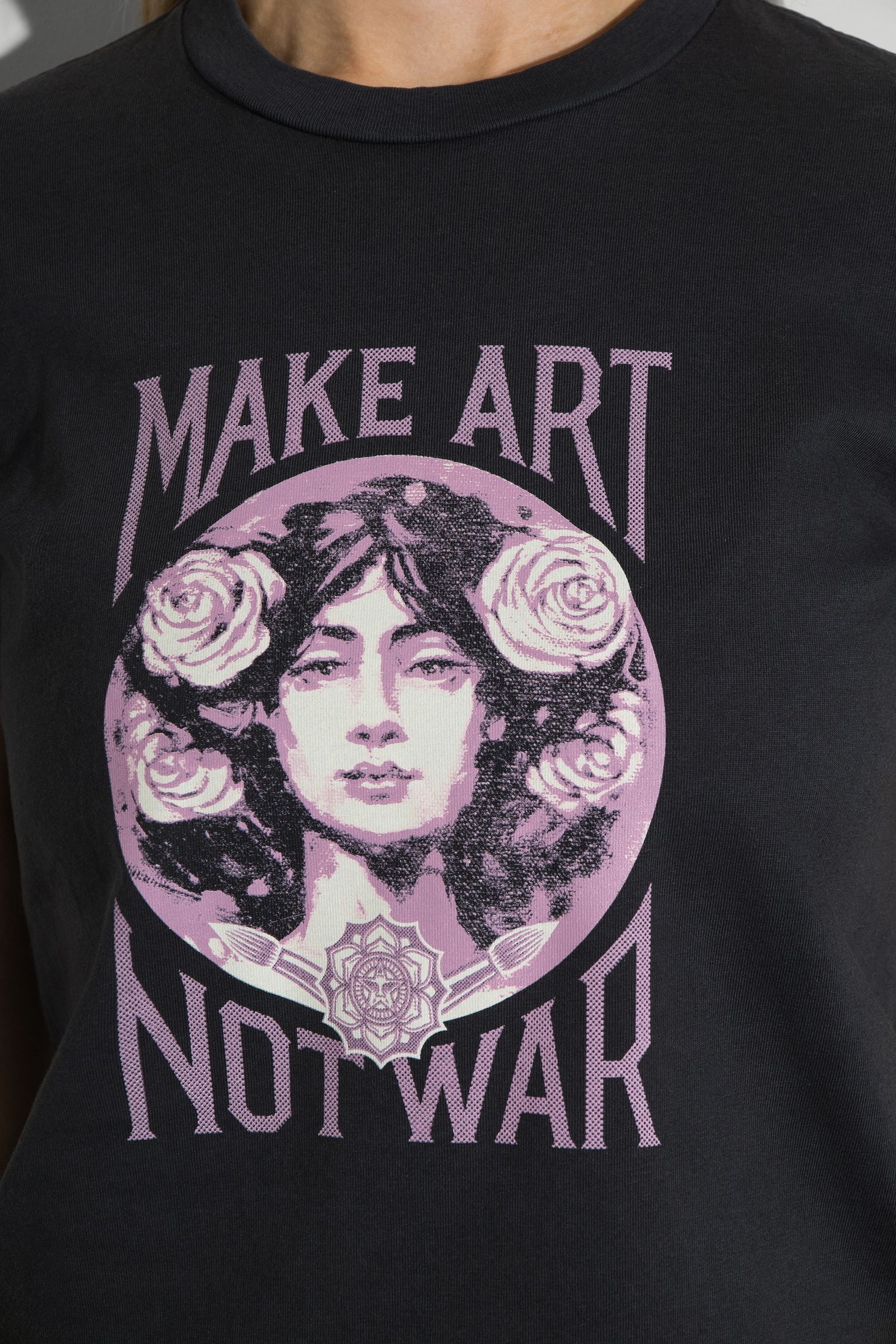 Футболка MAKE ART NOT WAR 2