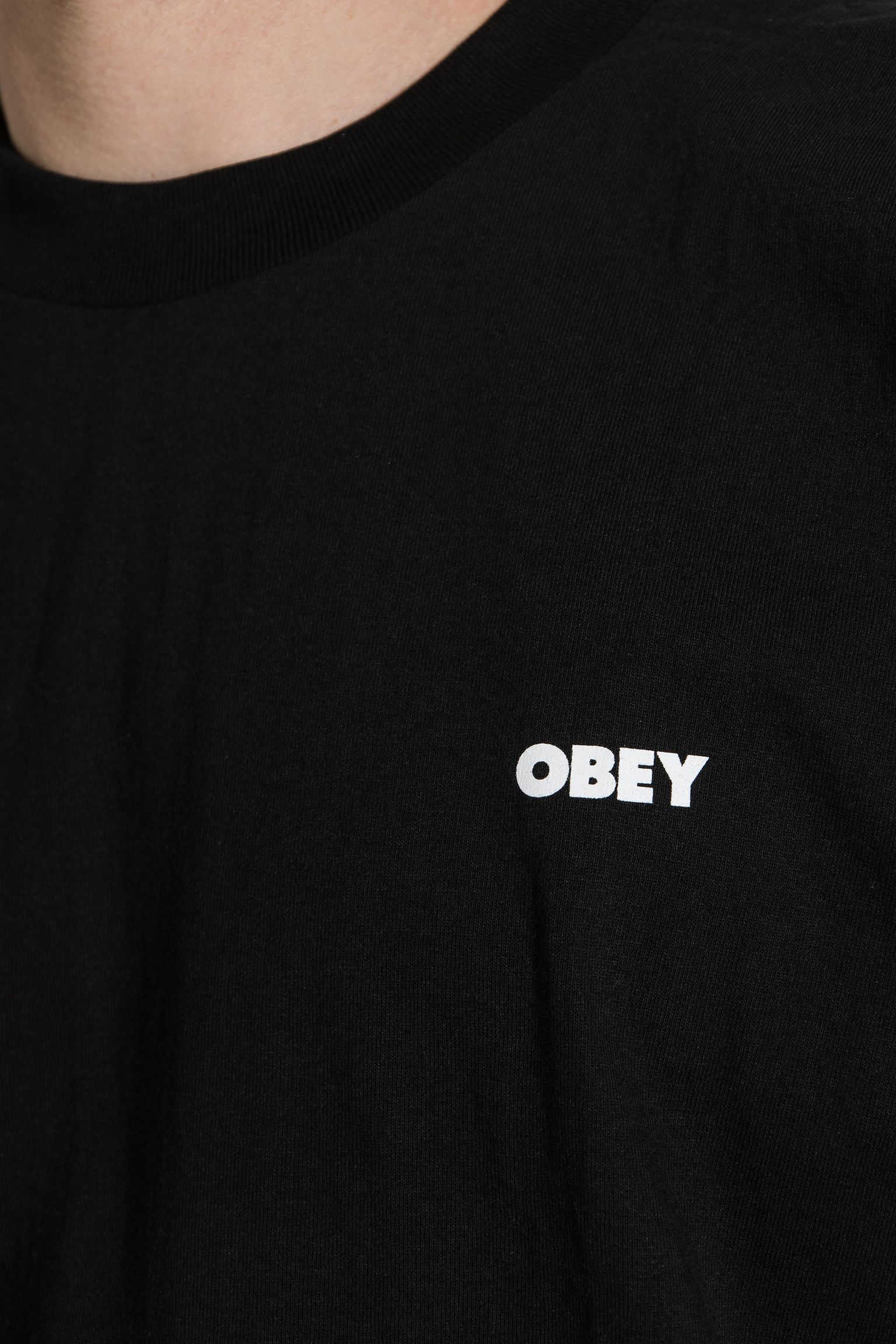 Футболка MAKE ART NOT WAR