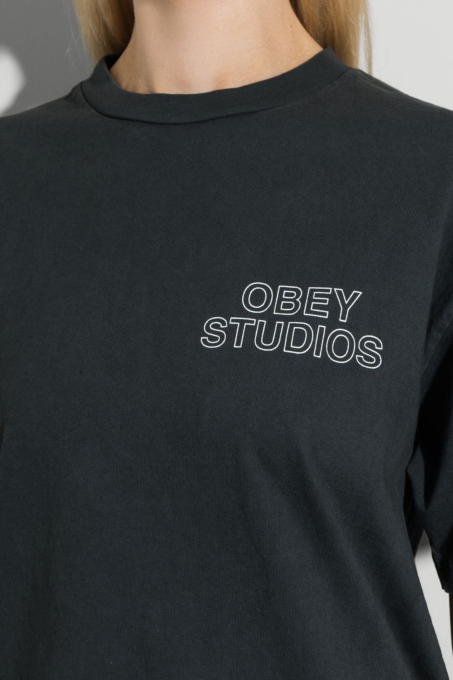 Широкий вибір Футболка STUDIOS OUTLINE