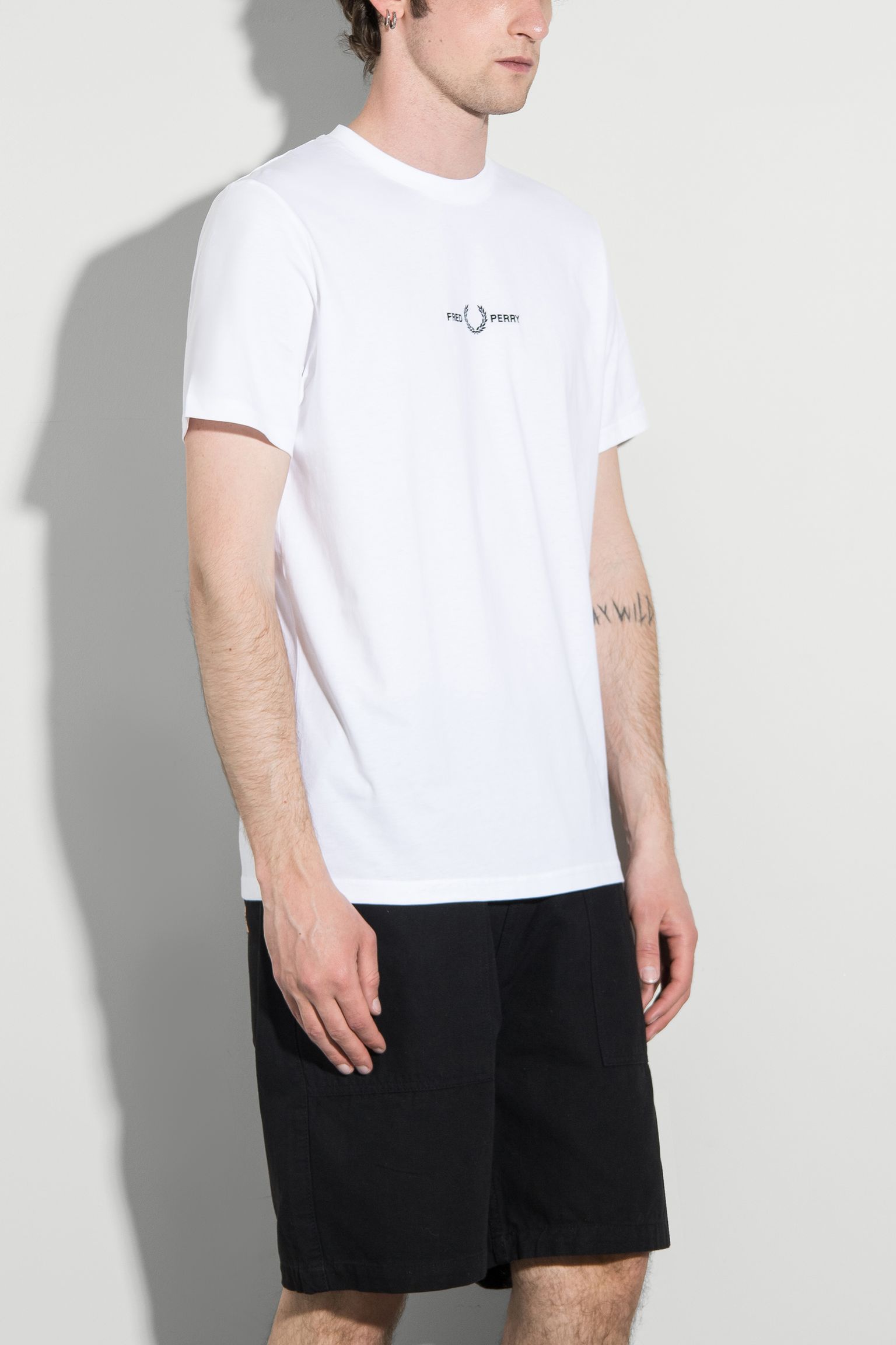 Футболка EMBROIDERED с доставкой