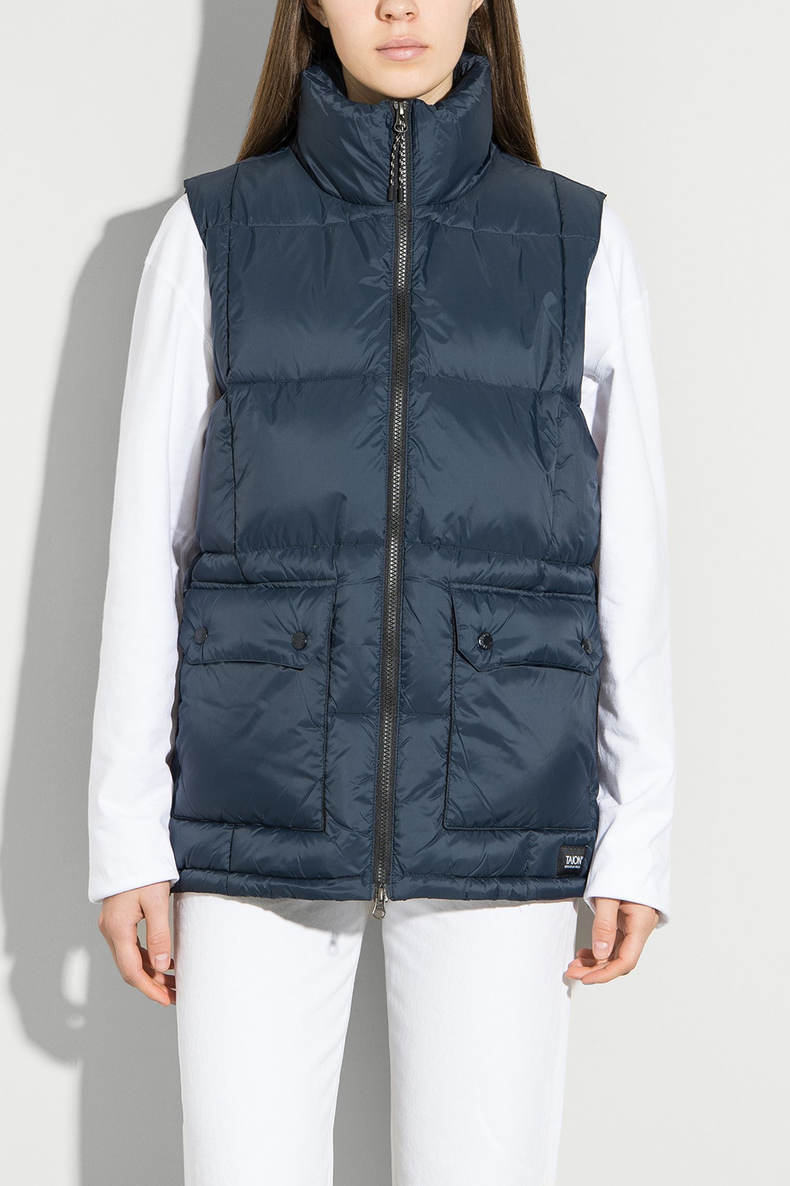 Жилет пуховой VOLUME DOWN VEST с доставкой