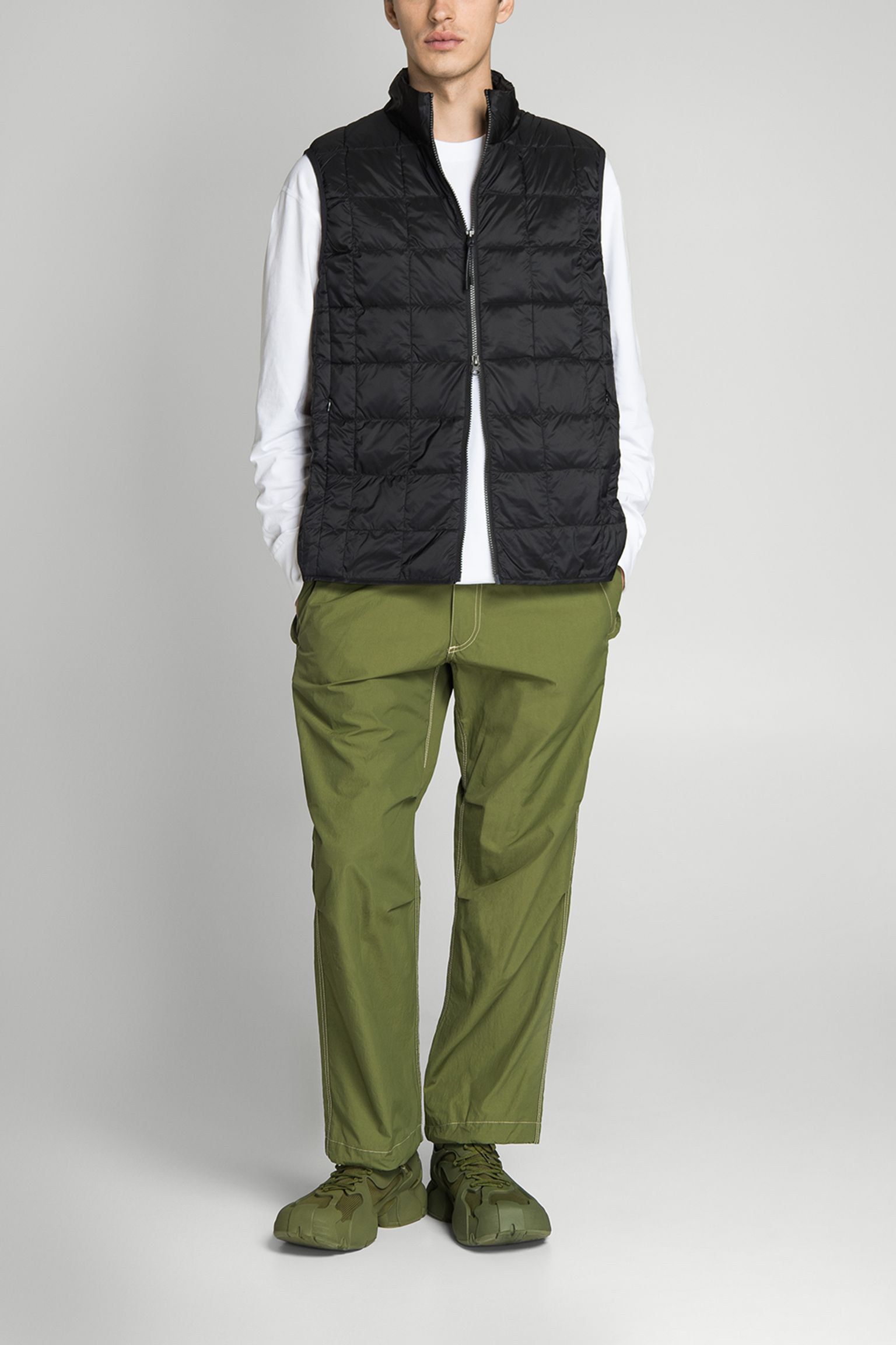 Жилет пуховой  HI NECK W-ZIP DOWN VEST купить в Украине