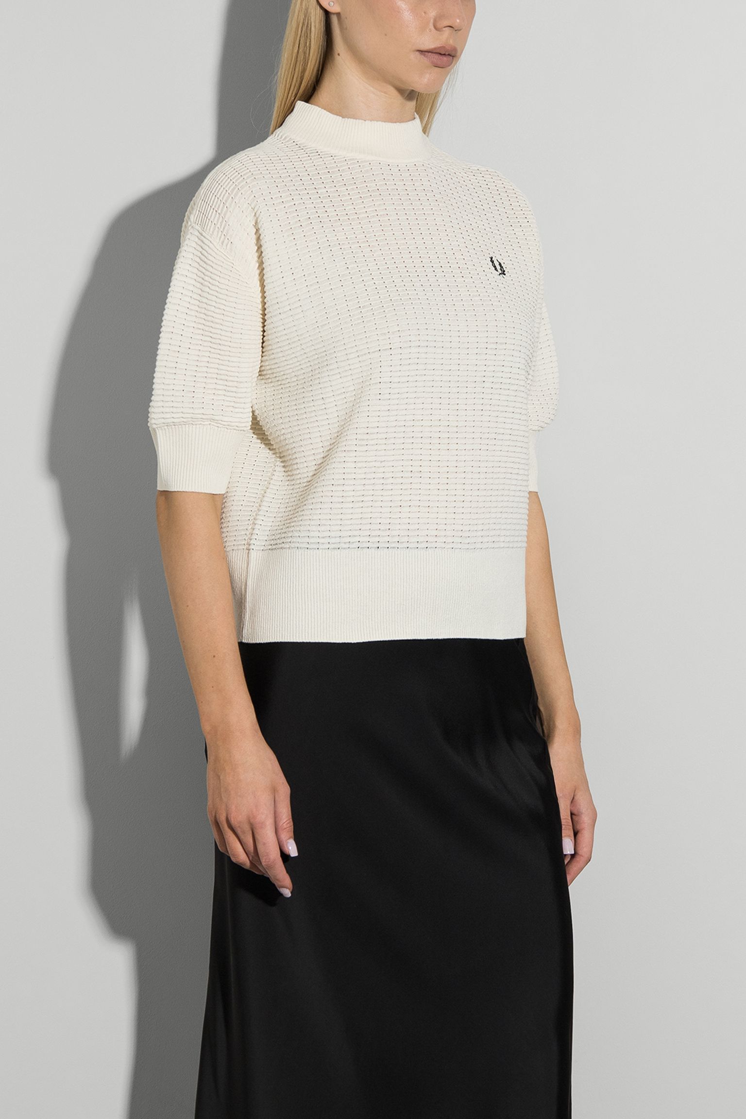 Футболка TEXTURED KNIT HIGH NECK