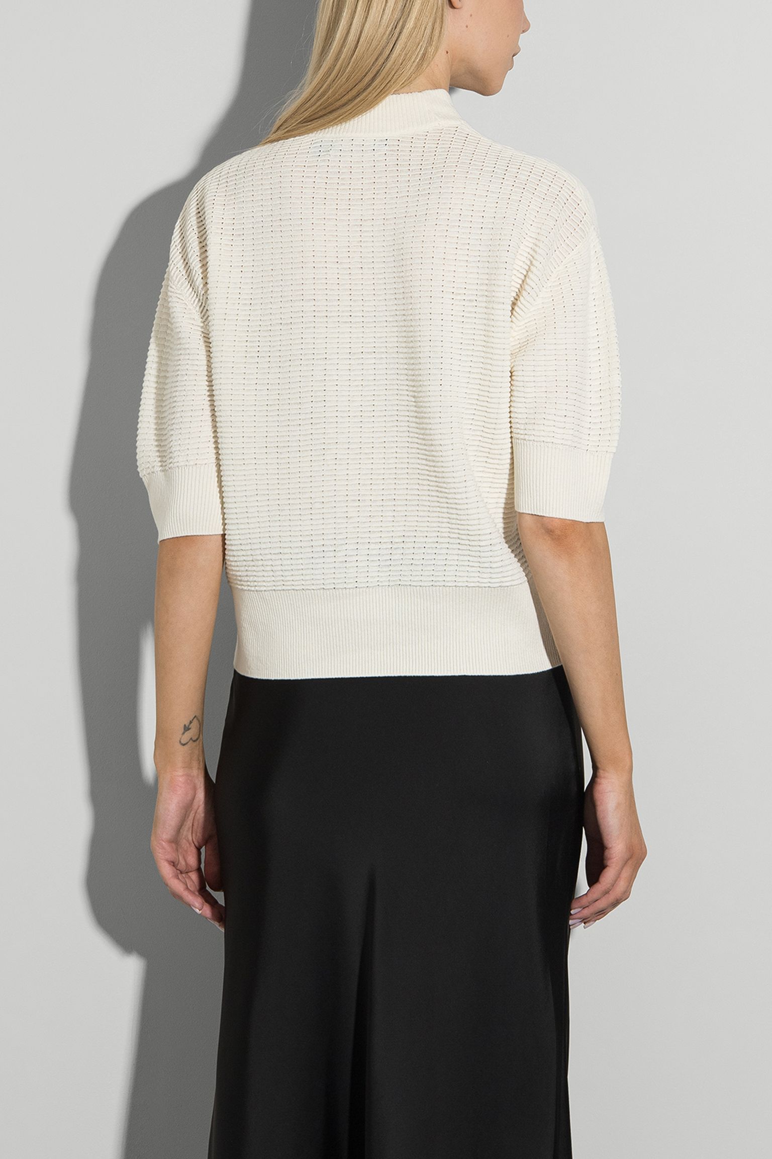 Футболка TEXTURED KNIT HIGH NECK